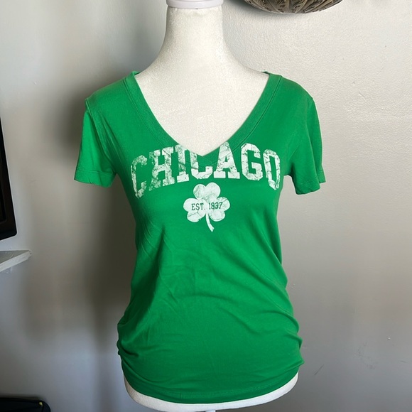 Green St. Patrick’s t-shirt. Chicago. Est 1837 - Picture 1 of 3